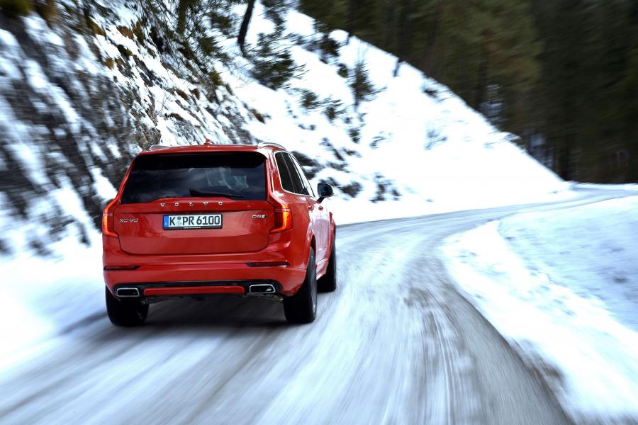  Volvo XC90 D5 R-Design 2015 года  (фото 4 из 5)